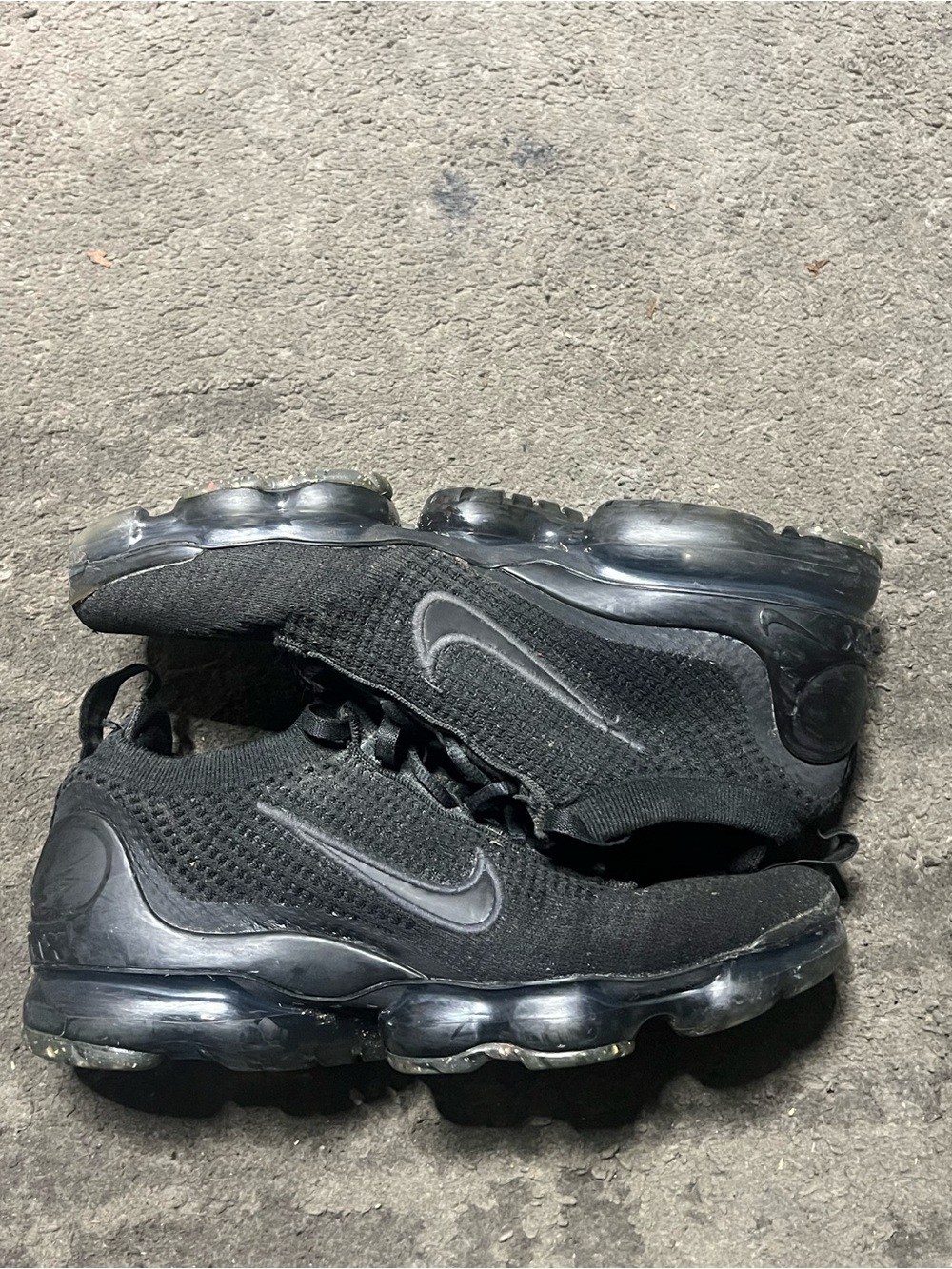 Nike Air Vapormax 2021 Flyknit Triple Black GS 7Y / Women 8.5
